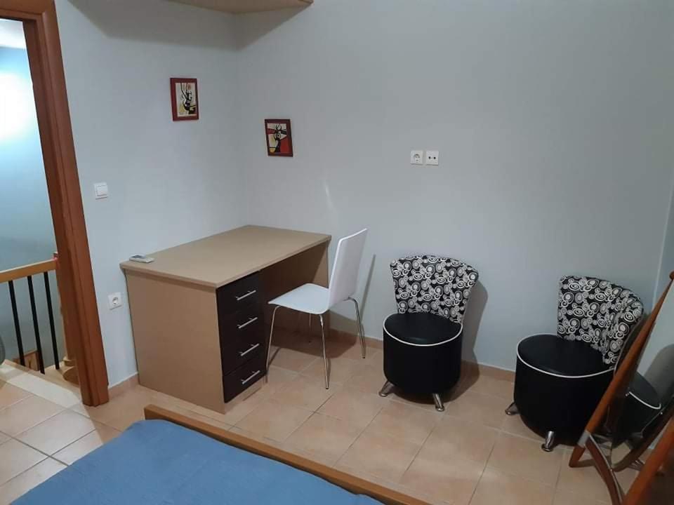 Whole Apartment In Loutsa With Amazing View ภายนอก รูปภาพ