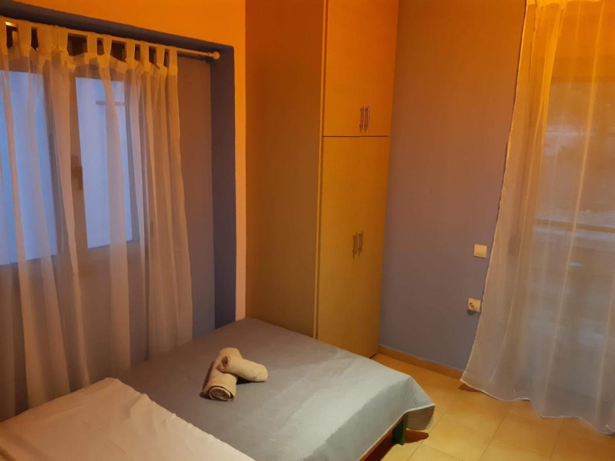 Whole Apartment In Loutsa With Amazing View ภายนอก รูปภาพ