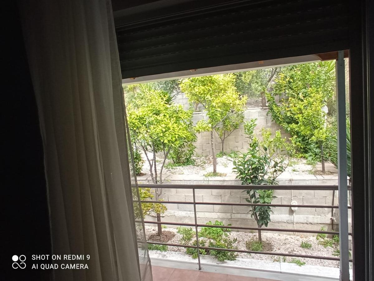 Whole Apartment In Loutsa With Amazing View ภายนอก รูปภาพ